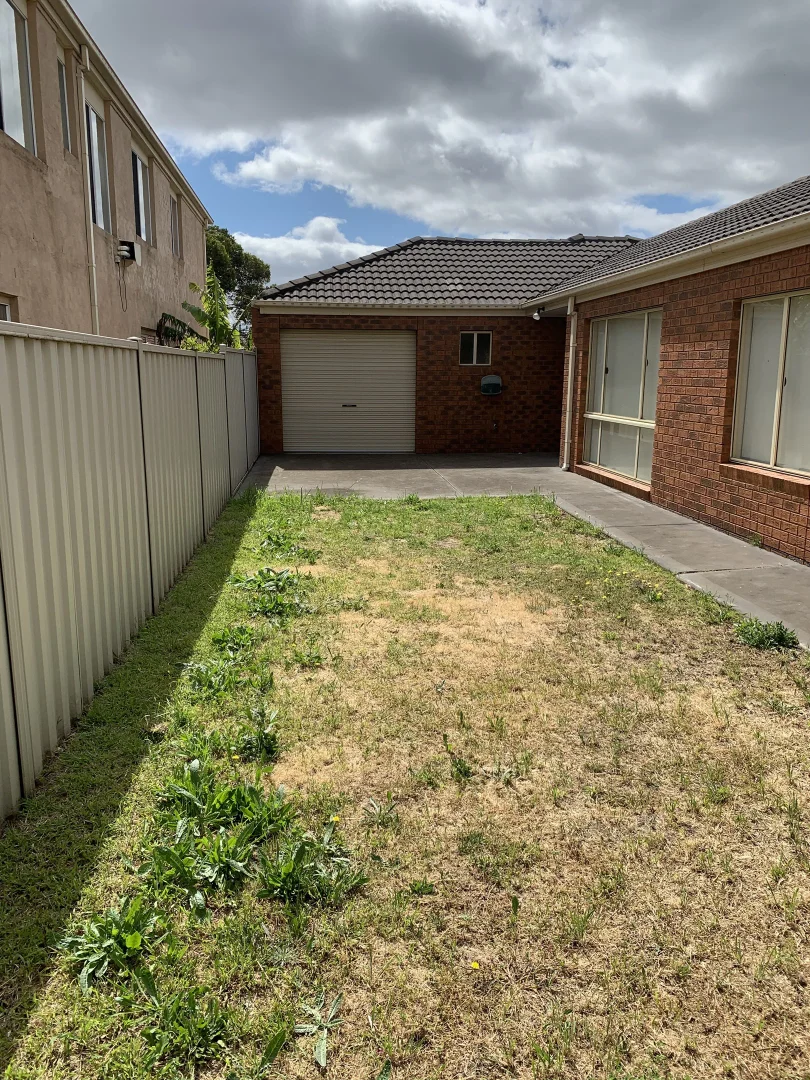 Additional image 11 of 8 Wyperfeld Circuit, Caroline Springs VIC 3023