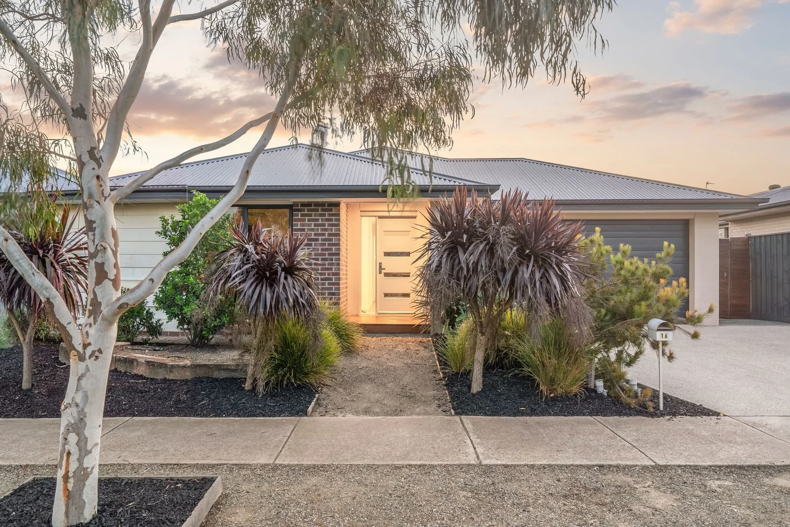 16 Lismore Street, Armstrong Creek VIC 3217