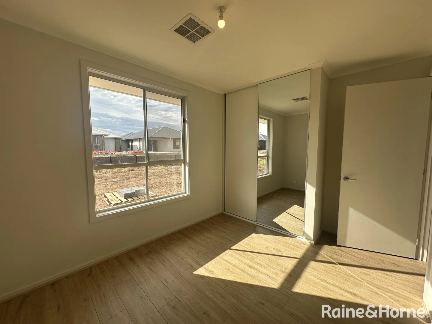 Additional image 4 of 127 Central Avenue, Roseworthy SA 5371