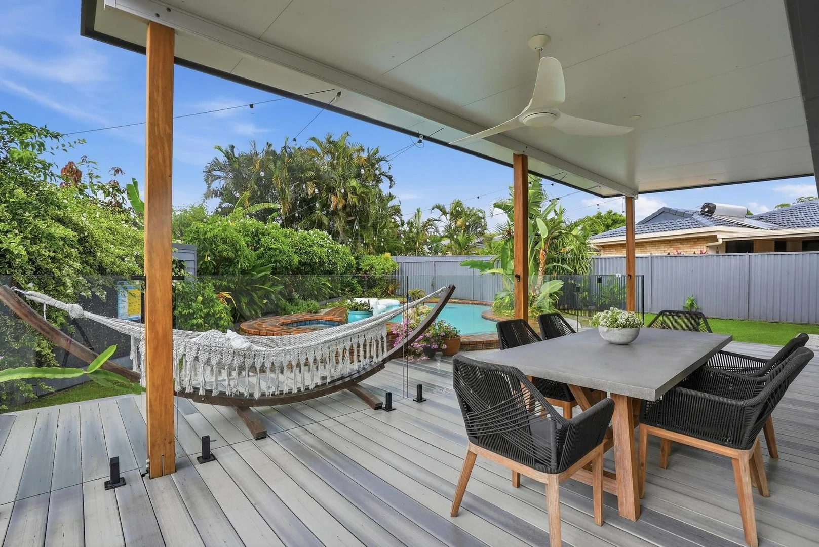 8 Ellioh Court, Elanora QLD 4221