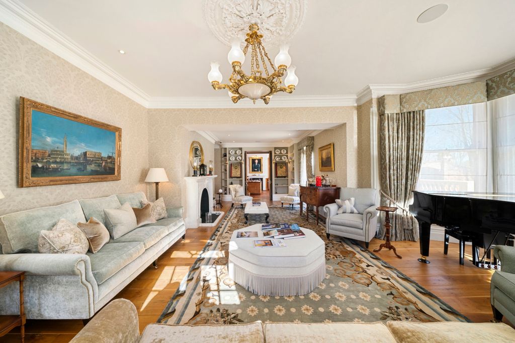 Additional image 9 of 12 bed property for saleGreat Martins, Shurlock Row, Shurlock, Reading RG10