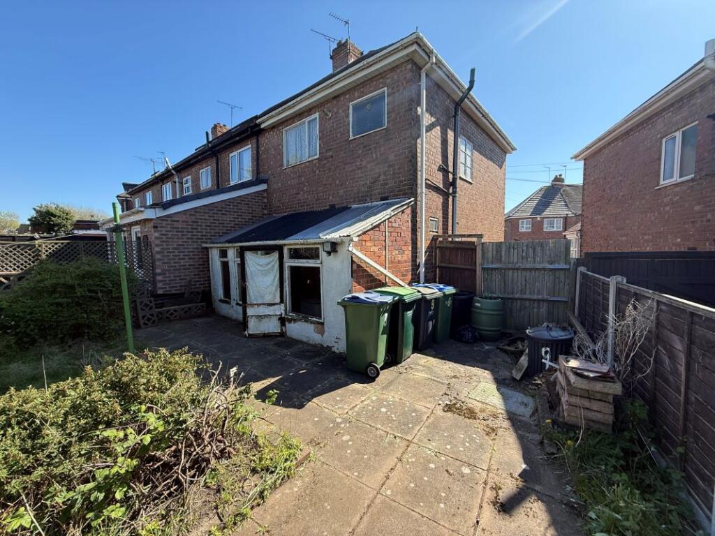 9 St. Michaels Crescent, Oldbury, B69 4RT photo 4