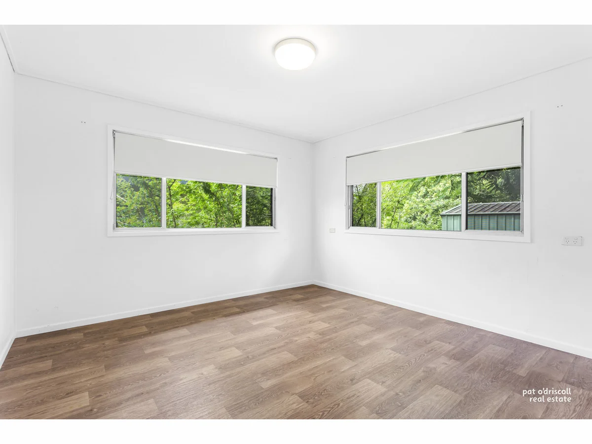 33 Queen Street, The Range QLD 4700 photo 5