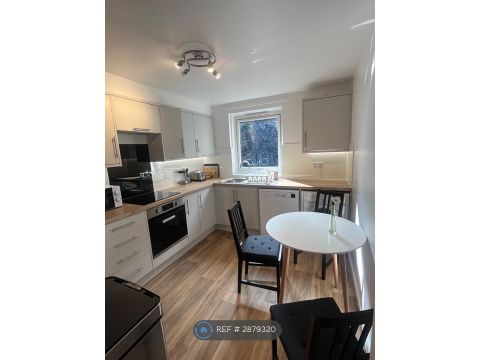Yeaman Place, Edinburgh EH11, Room to rent