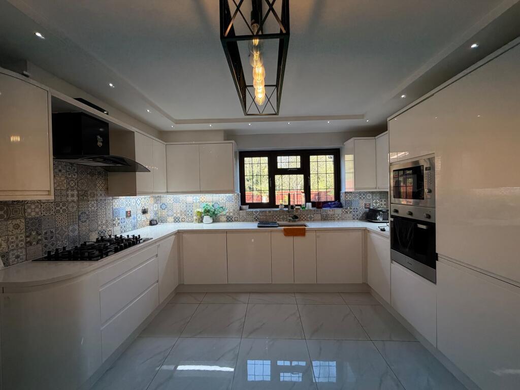 Additional image 3 of Oldacre Close, Sutton Coldfield, B76