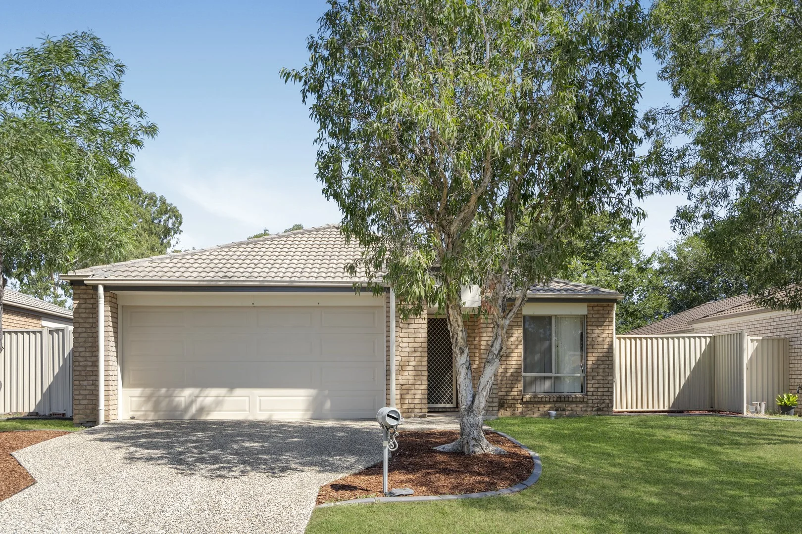 8 Holly Court, Raceview QLD 4305