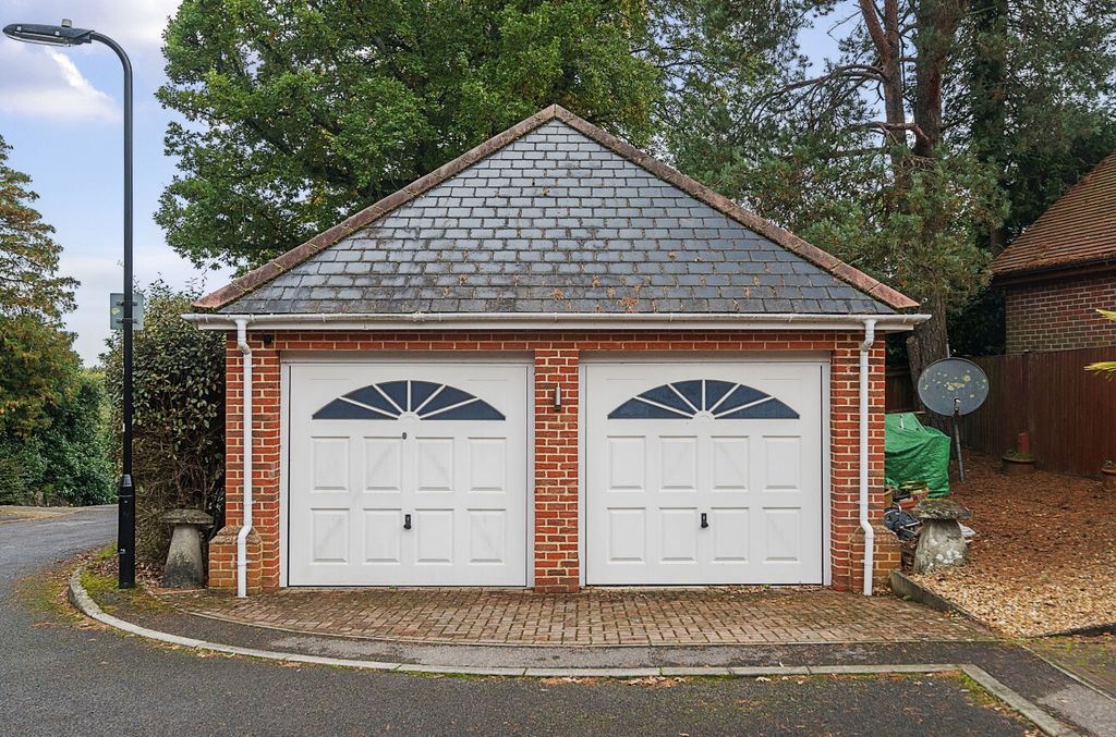 Additional image 14 of 5 bed detached house for saleCleek Drive, Bassett, Southampton, Hampshire SO16