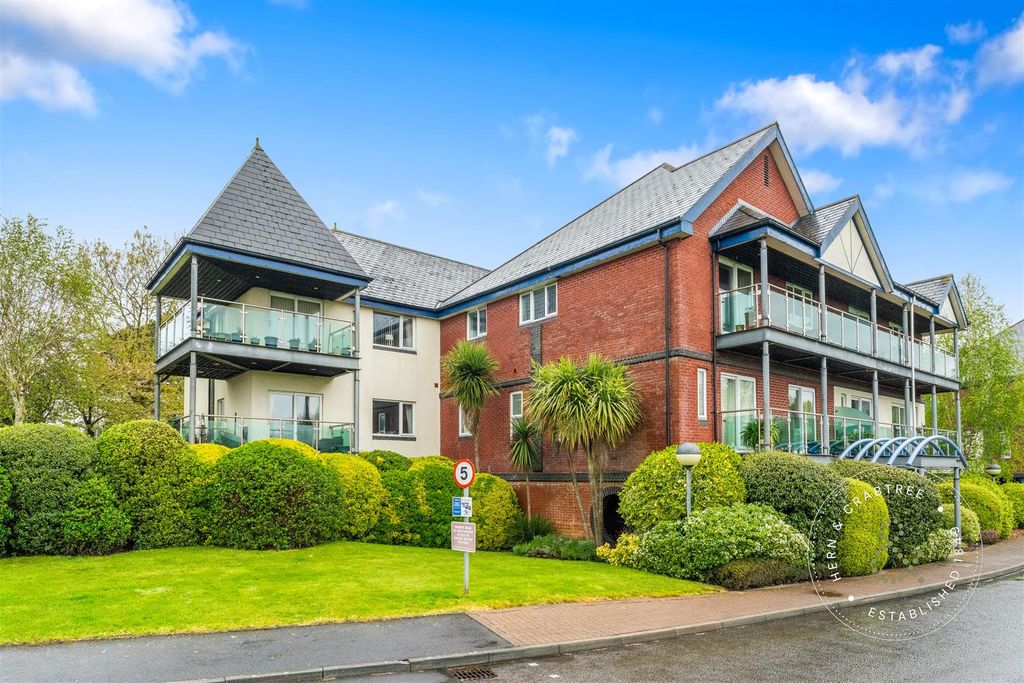 2 bed flat for saleCyncoed Gardens, Cardiff CF23