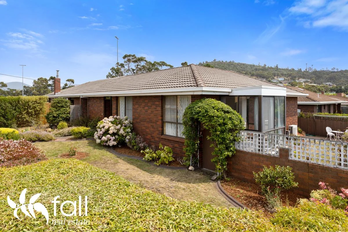 2/15 Park Road, Lindisfarne TAS 7015