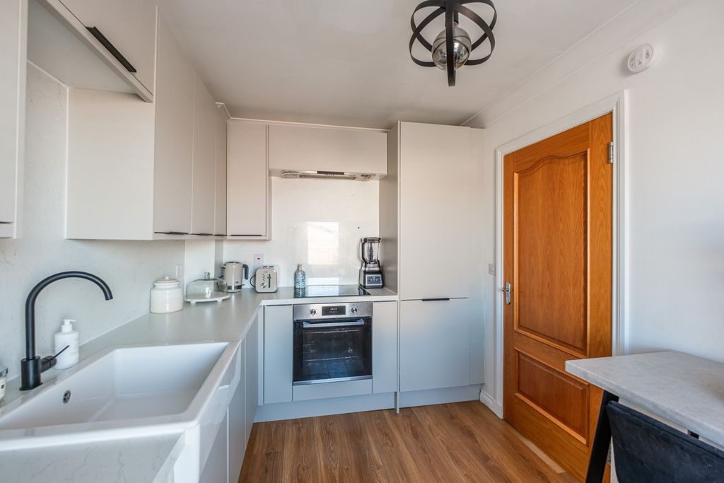 Additional image 10 of 2 bed flat for salePipers Court, Shotts ML7