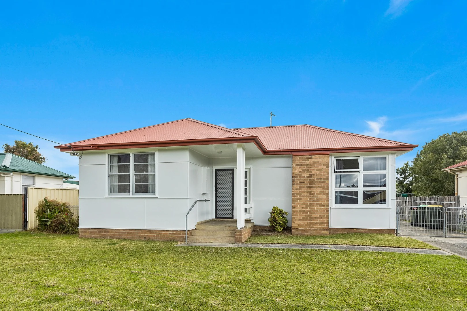 3 Blackman Parade, Unanderra NSW 2526