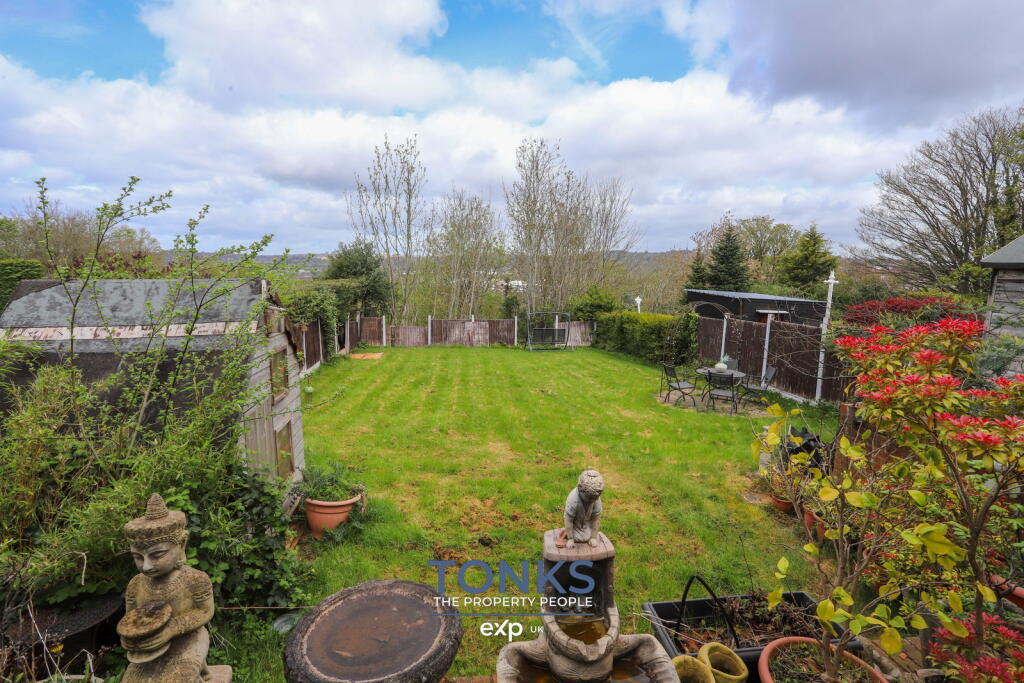 High Haden Crescent, Cradley Heath, B64 7PD photo 2
