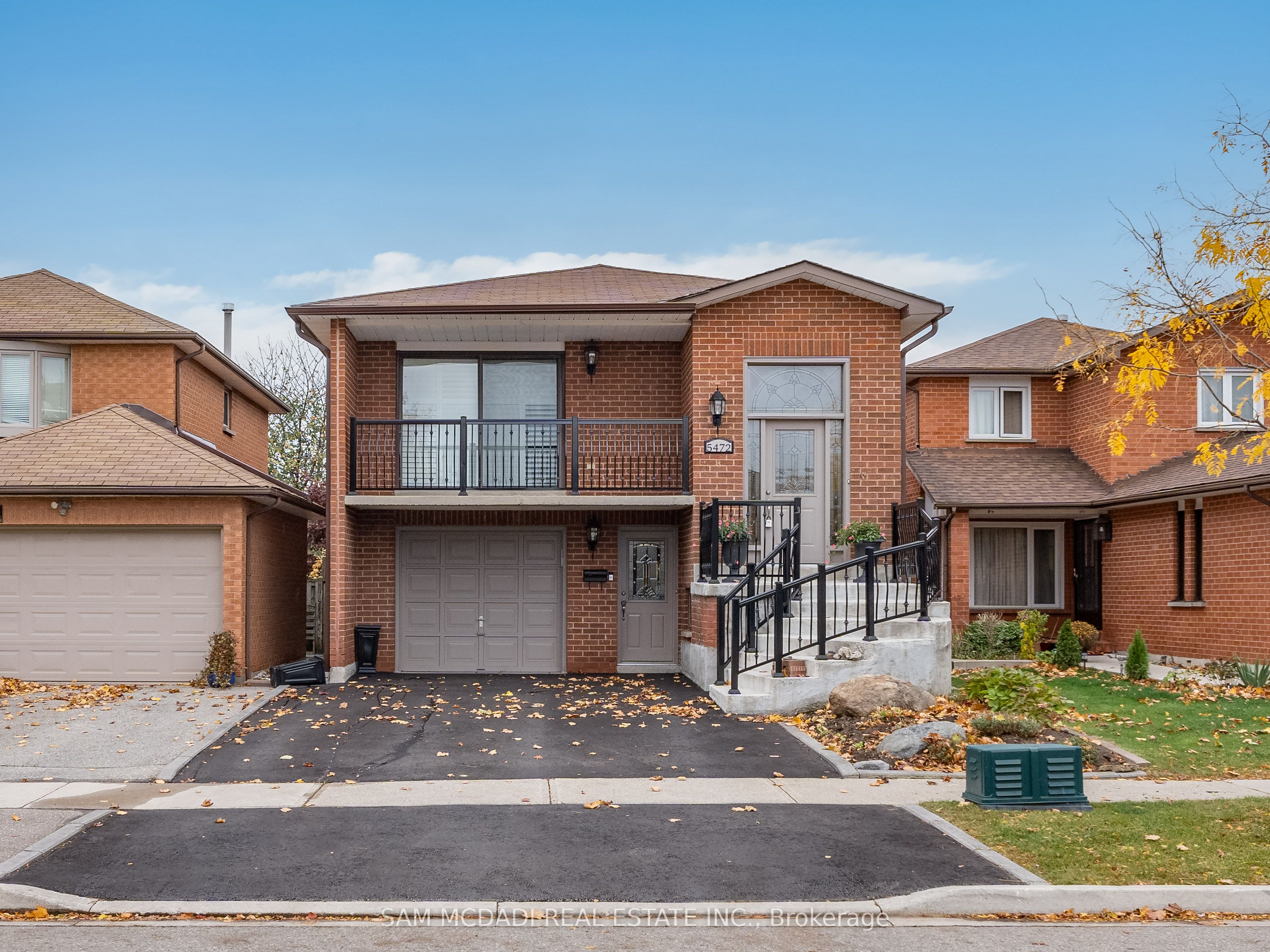 5472 Bourget Drive, Mississauga, ON, L5R 3C9