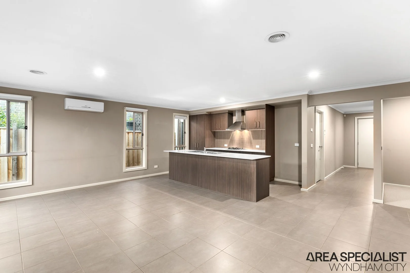 10 Harker Esplanade, Tarneit VIC 3029 photo 4