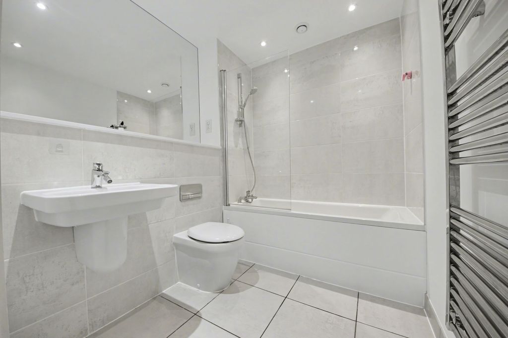 1 bed flat for saleThomas Blake Avenue, Southampton SO14 photo 5