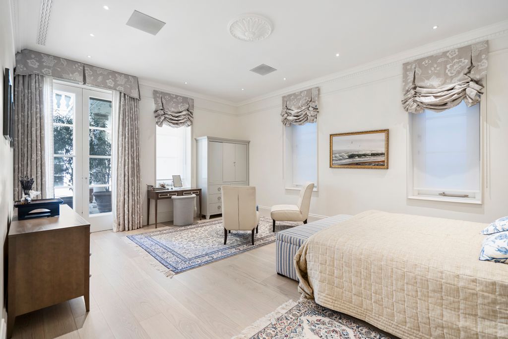 Additional image 11 of 11 bed property for saleCarioca, Wentworth, Virginia Water GU25, United Kingdom