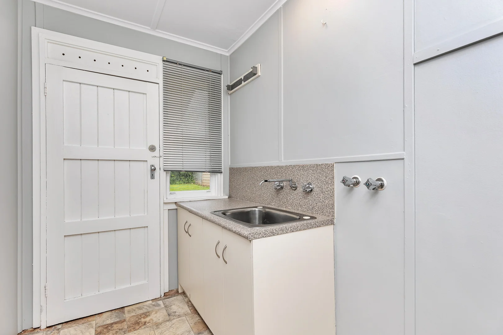 Additional image 11 of 31 Gilmore Avenue, Mount Austin NSW 2650