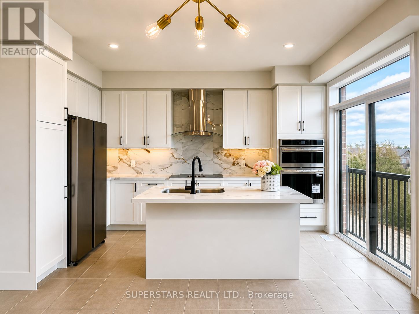 7 PERCHERON COURT