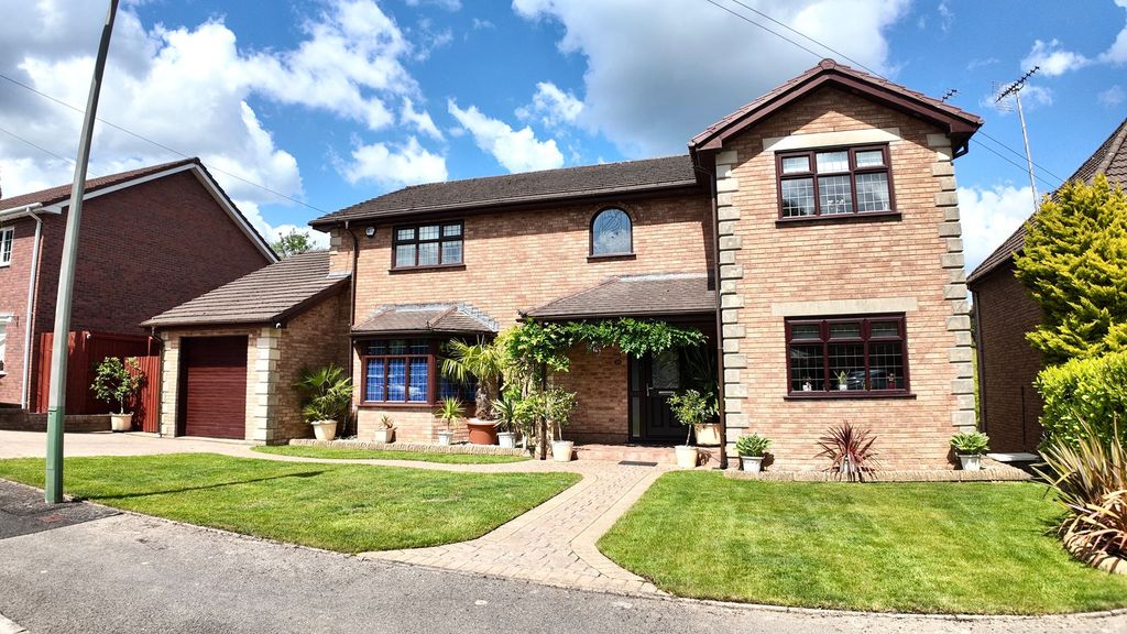 4 bed detached house for saleCilgerran Way, Grove Park NP12