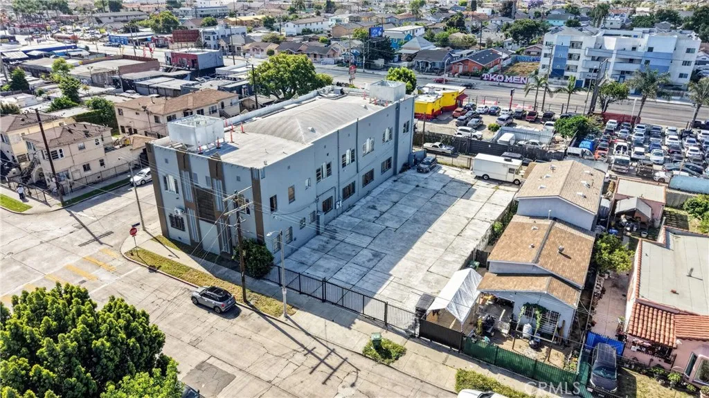 Additional image 87 of 7101 Menlo Ave, Los Angeles, CA 90044