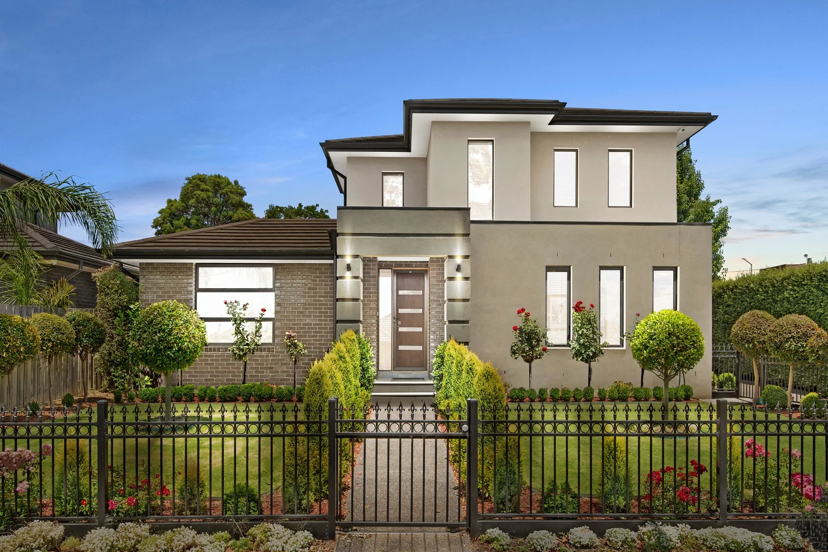 1/2 Bellevue Ave, Burwood East VIC 3151