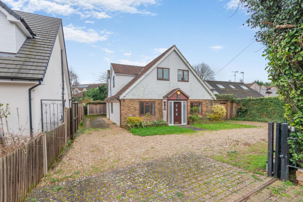 Oakwood Road, Bricket Wood, St. Albans, Hertfordshire