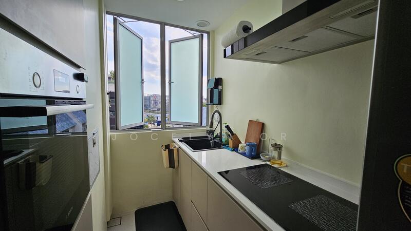 Additional image 4 of 12 Loyang Besar Close