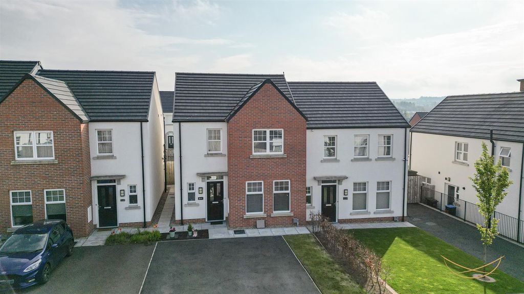 3 bed semi-detached house for saleRushfield Walk, Ballyclare BT39