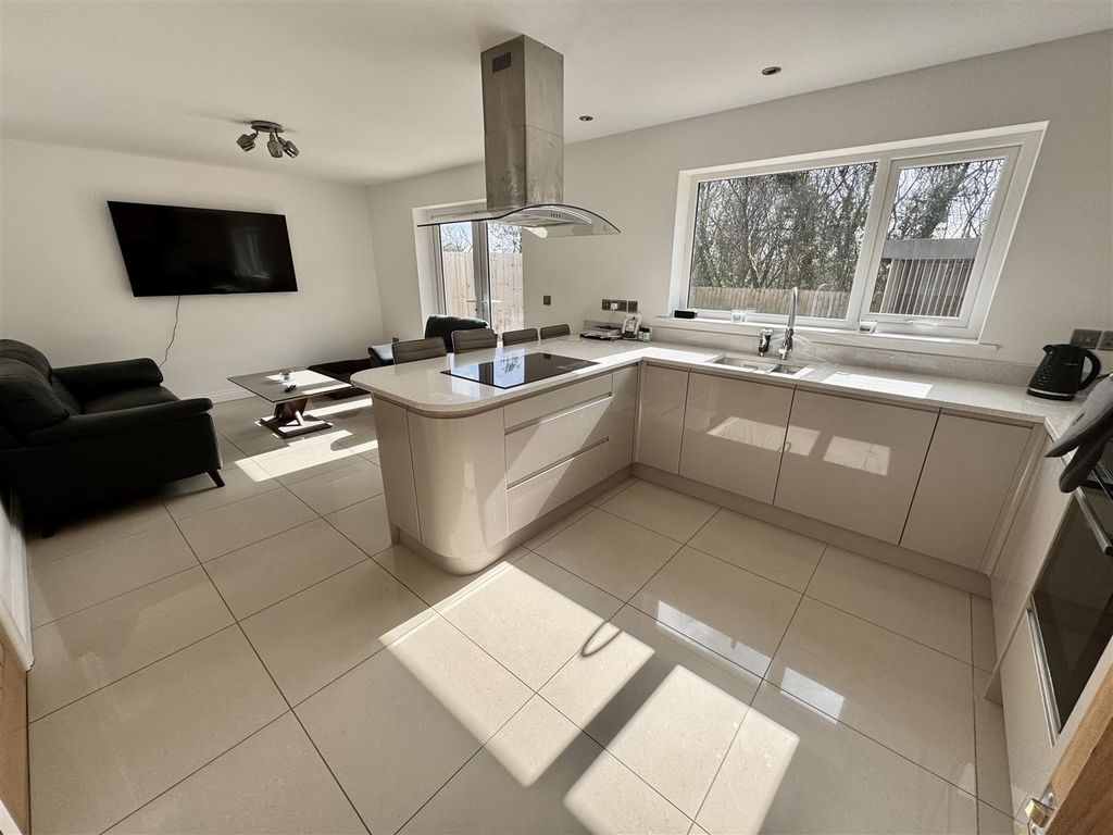 Additional image 3 of 4 bed detached house for saleClos Y Gat, Gorslas, Llanelli SA14