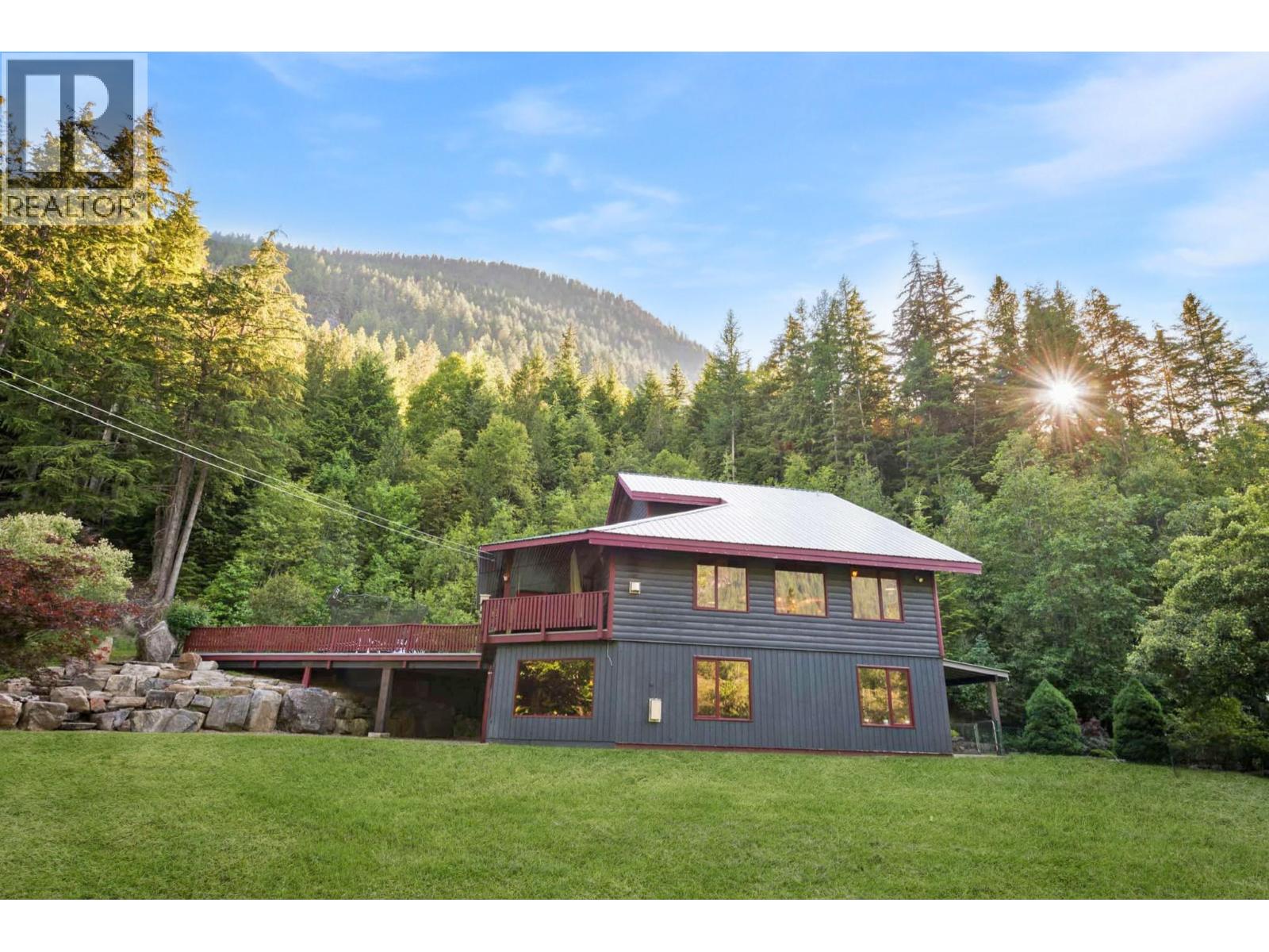2809 Slocan Valley West Road