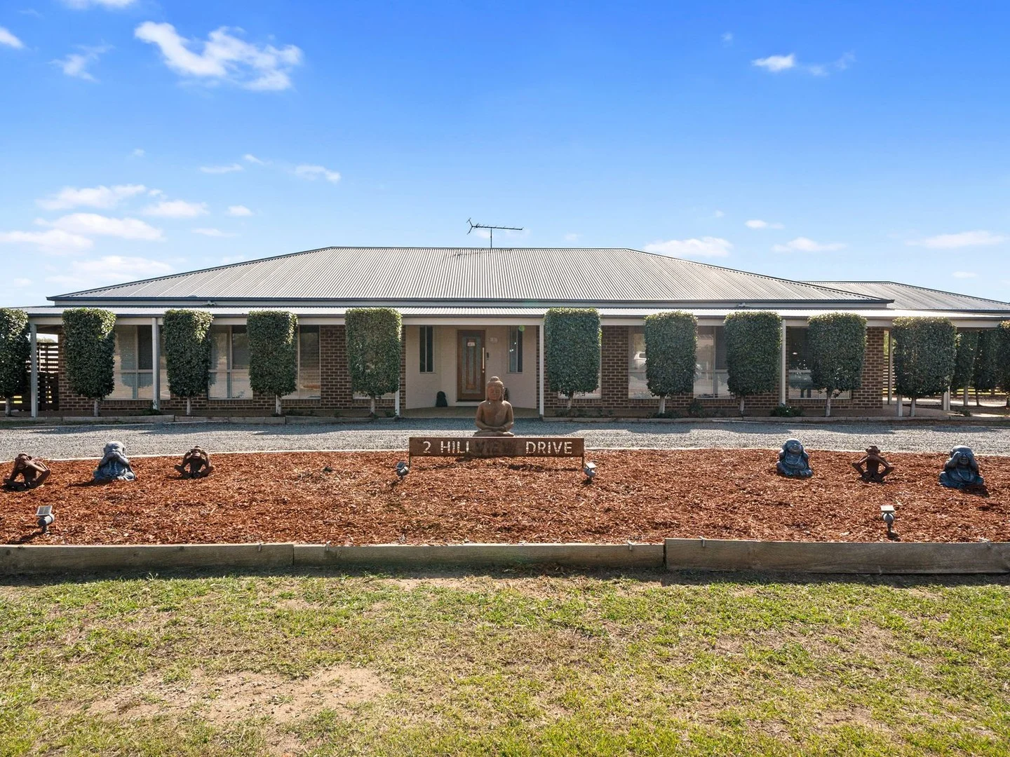 2 Hillview Drive, Yarrawonga VIC 3730 photo 2