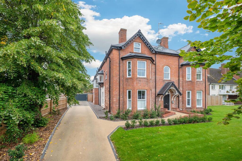 The Elms, 14 High Street, Henley-In-Arden