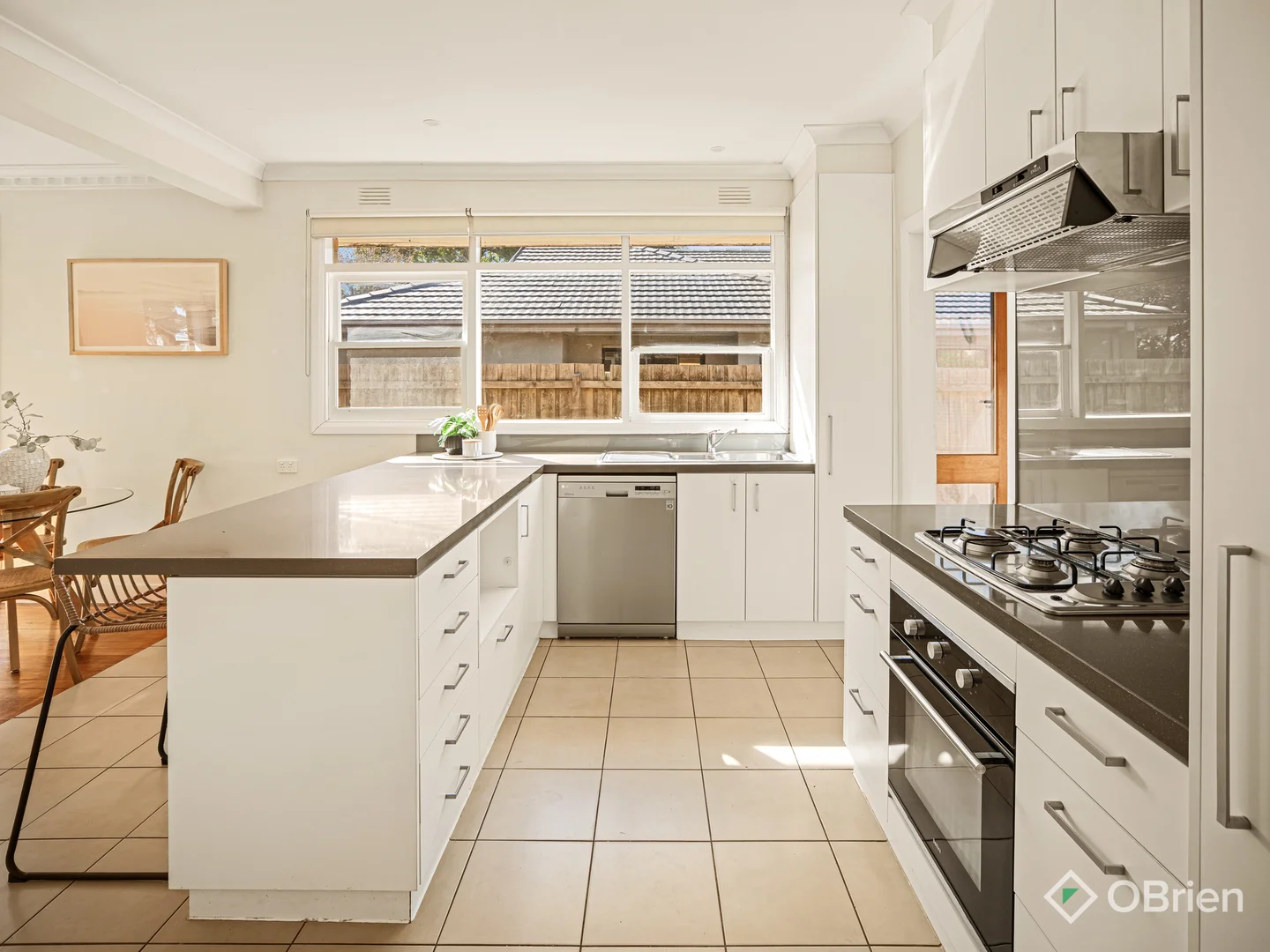 2 Ella Grove, Chelsea VIC 3196 photo 2