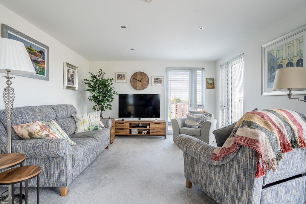2 bed flat for saleMedallion House, Joseph Terry Grove, York YO23 photo 5