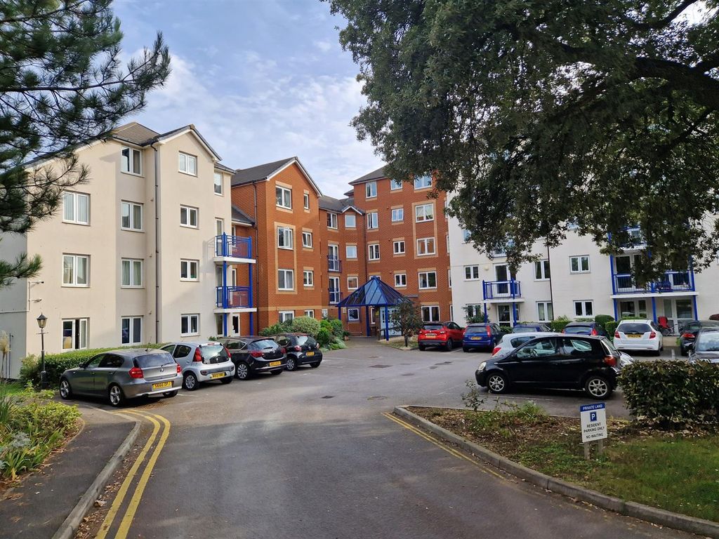 1 bed property for saleEddington Court, Beach Road, Weston-Super-Mare BS23