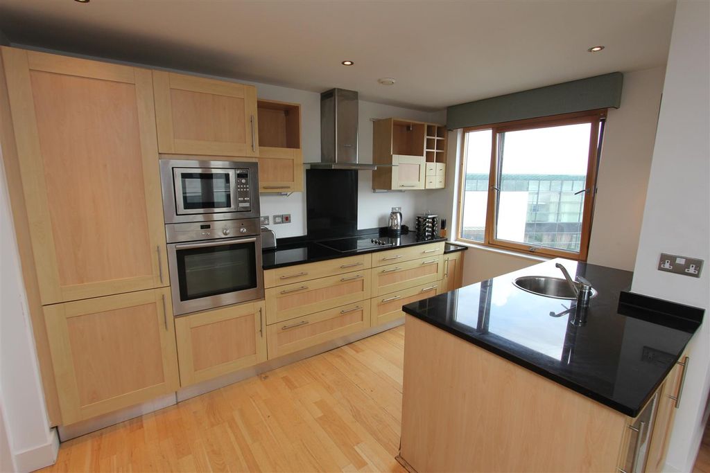 2 bed flat for saleMcclintock House, Leeds Dock LS10 photo 2
