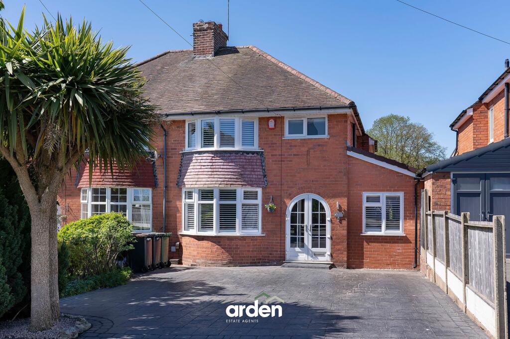 The Grove, Cofton Hackett, B45