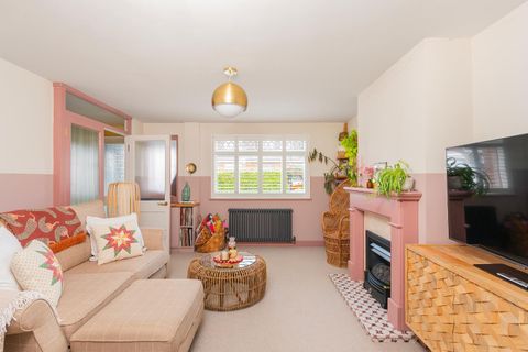 Foxcombe Road, Whitchurch BS14
