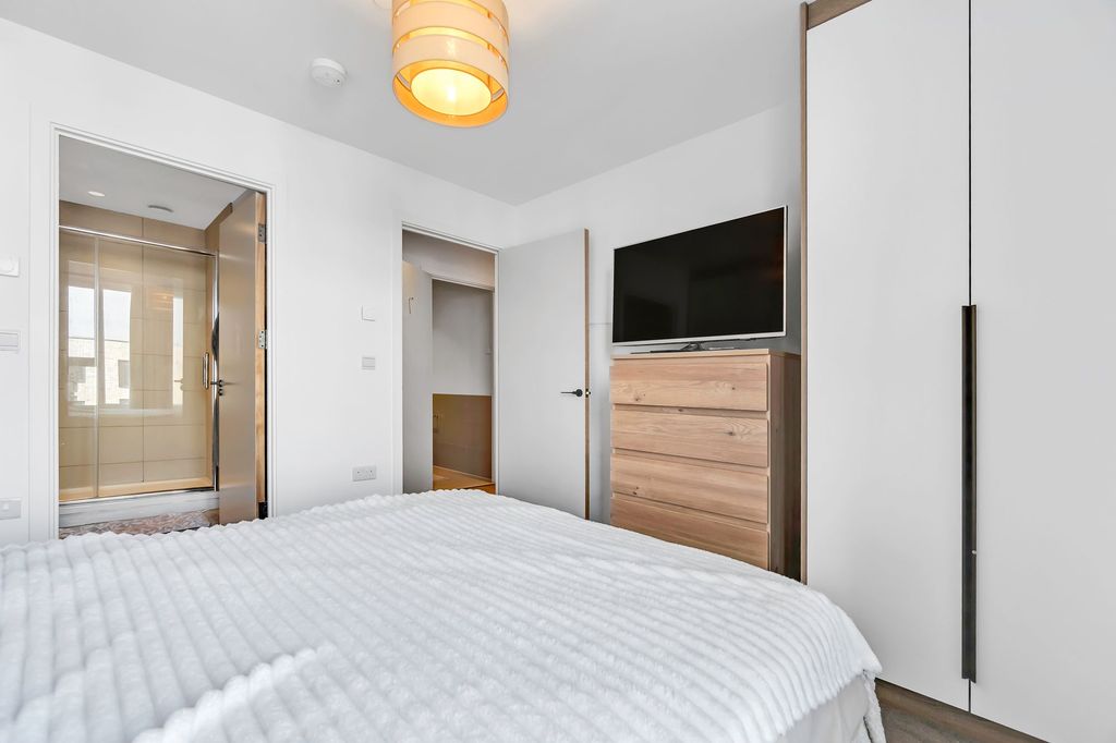 Additional image 5 of 2 bed flat for saleRunway Avenue, Patchway BS34