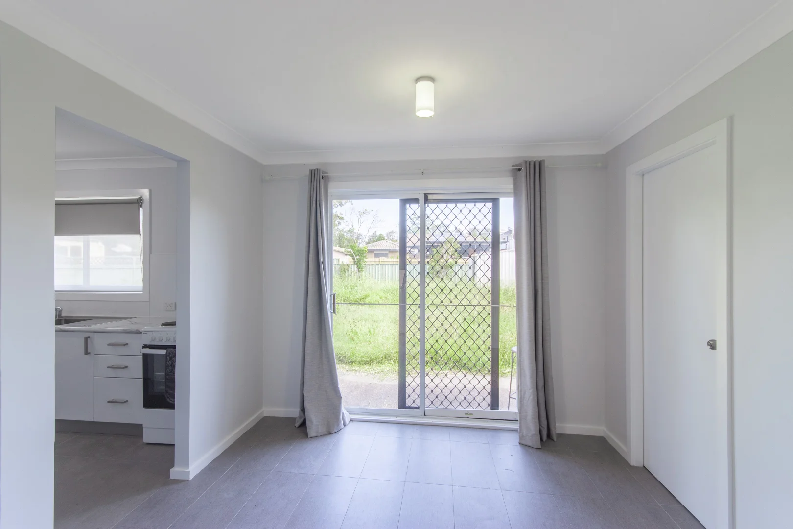 10 Albatross Road, Berkeley Vale NSW 2261 photo 3