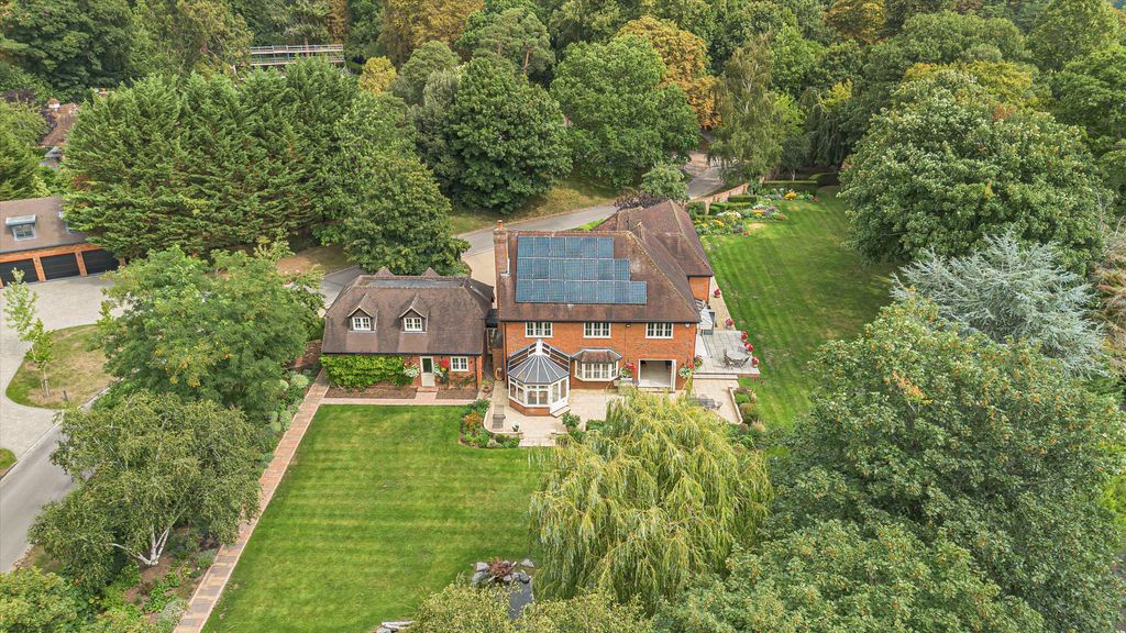 Additional image 4 of 7 bed detached house for saleParkside, Henley-On-Thames, Oxfordshire RG9