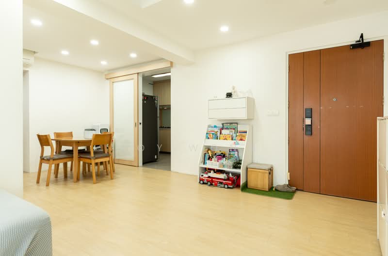 120C Canberra Crescent photo 2