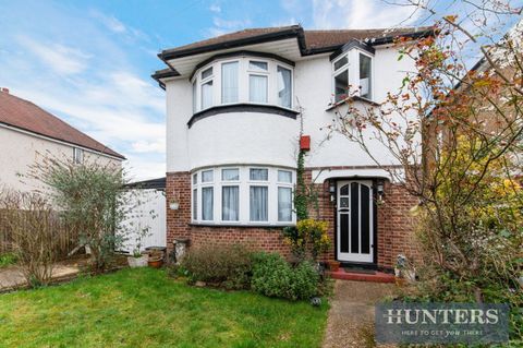 St. Philips Avenue, Worcester Park KT4