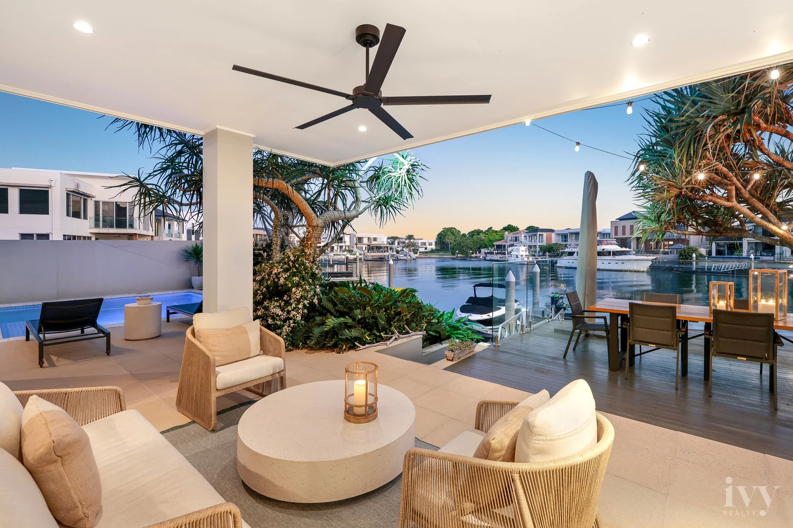 4 Westminster Court, Sovereign Islands QLD 4216