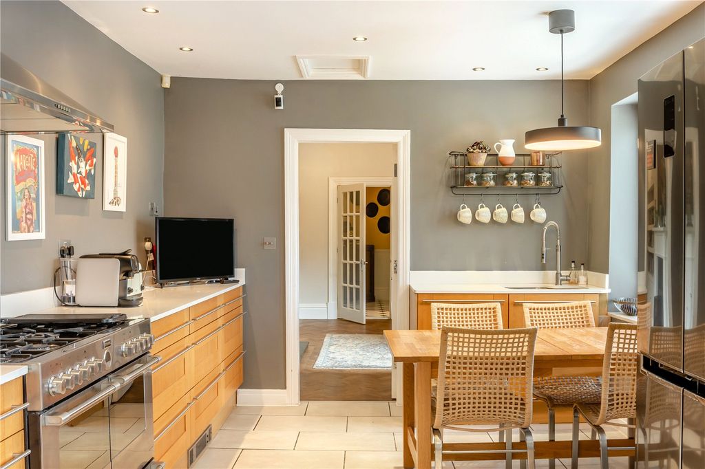 Additional image 4 of 3 bed flat for salePark Avenue, Harrogate, North Yorkshire HG2