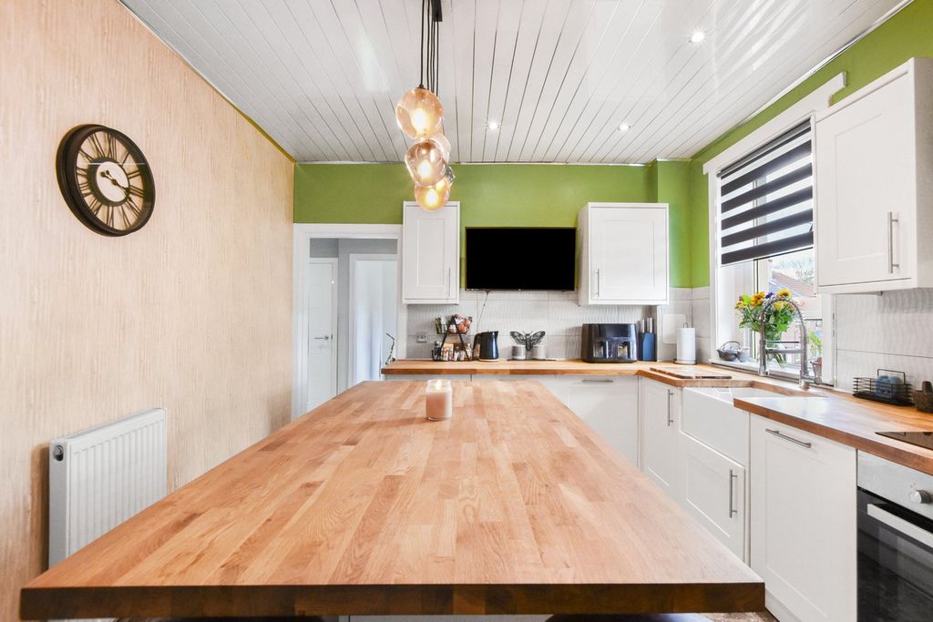 Additional image 11 of 2 bed flat for saleThornhouse Avenue, Irvine KA12