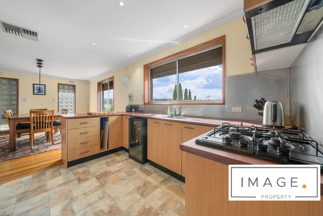 38 Valley Cres, Glenroy VIC 3046 photo 4