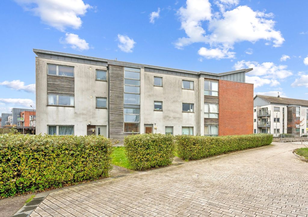 2 bed flat for saleGlendevon Drive, Stirling FK8