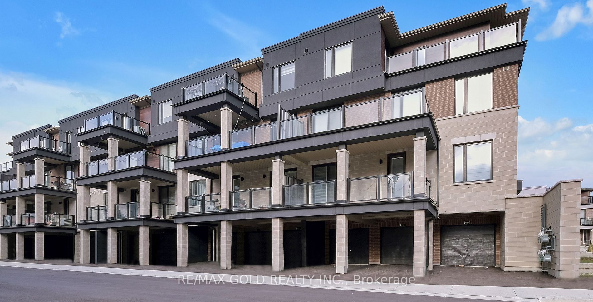 89-25 Knotsberry Circle, Brampton, ON, L6Y 6G1