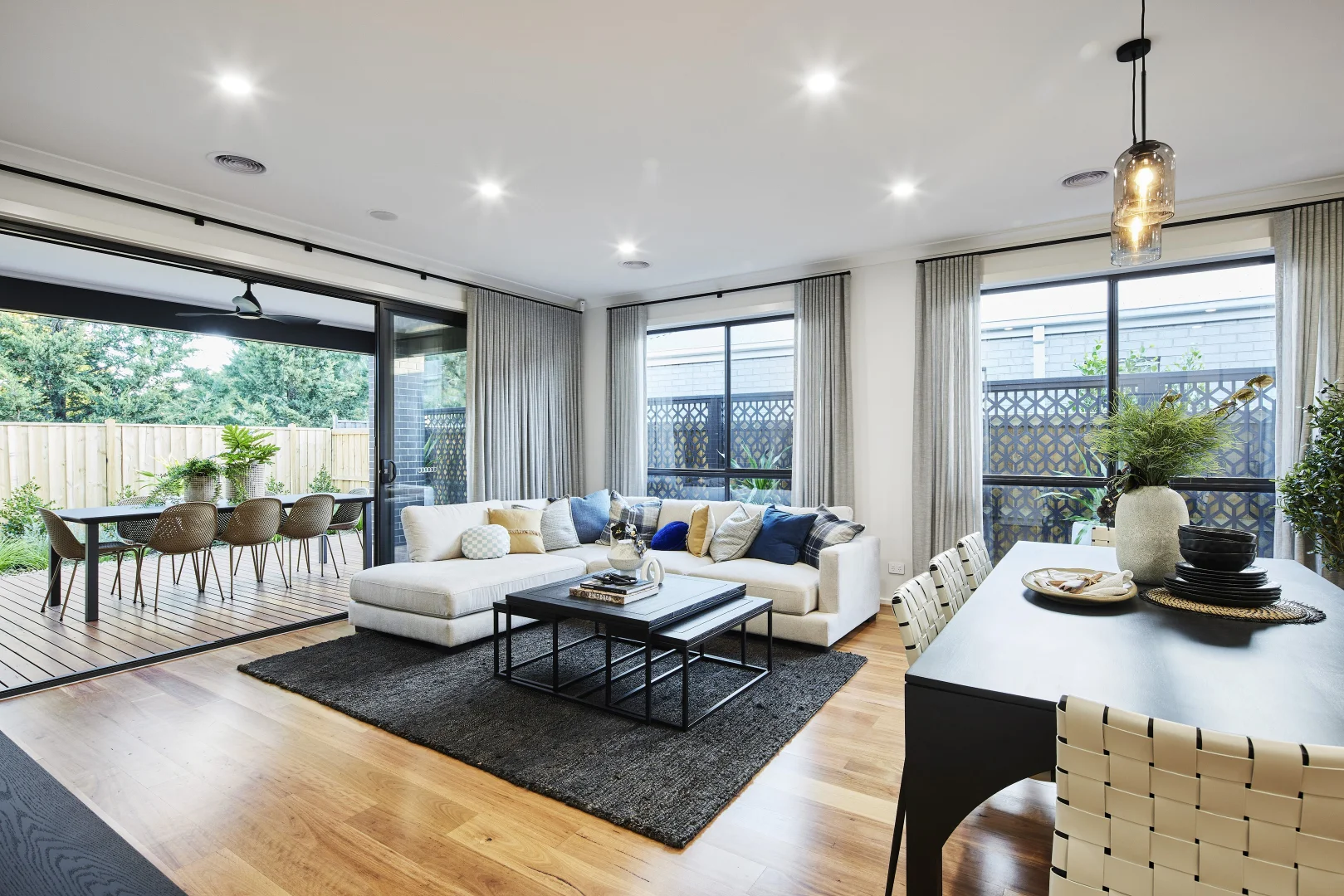 7 Coridale Boulevard, Lara VIC 3212 photo 2